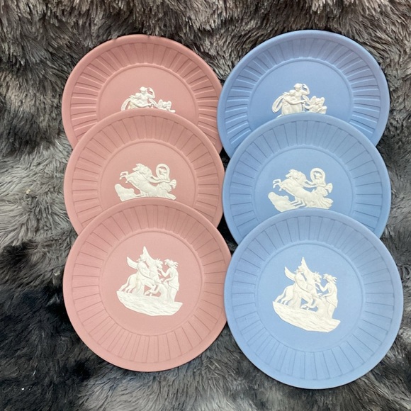 Set of Wedgwood Jasper Vintage Mini Plates - Picture 2 of 16